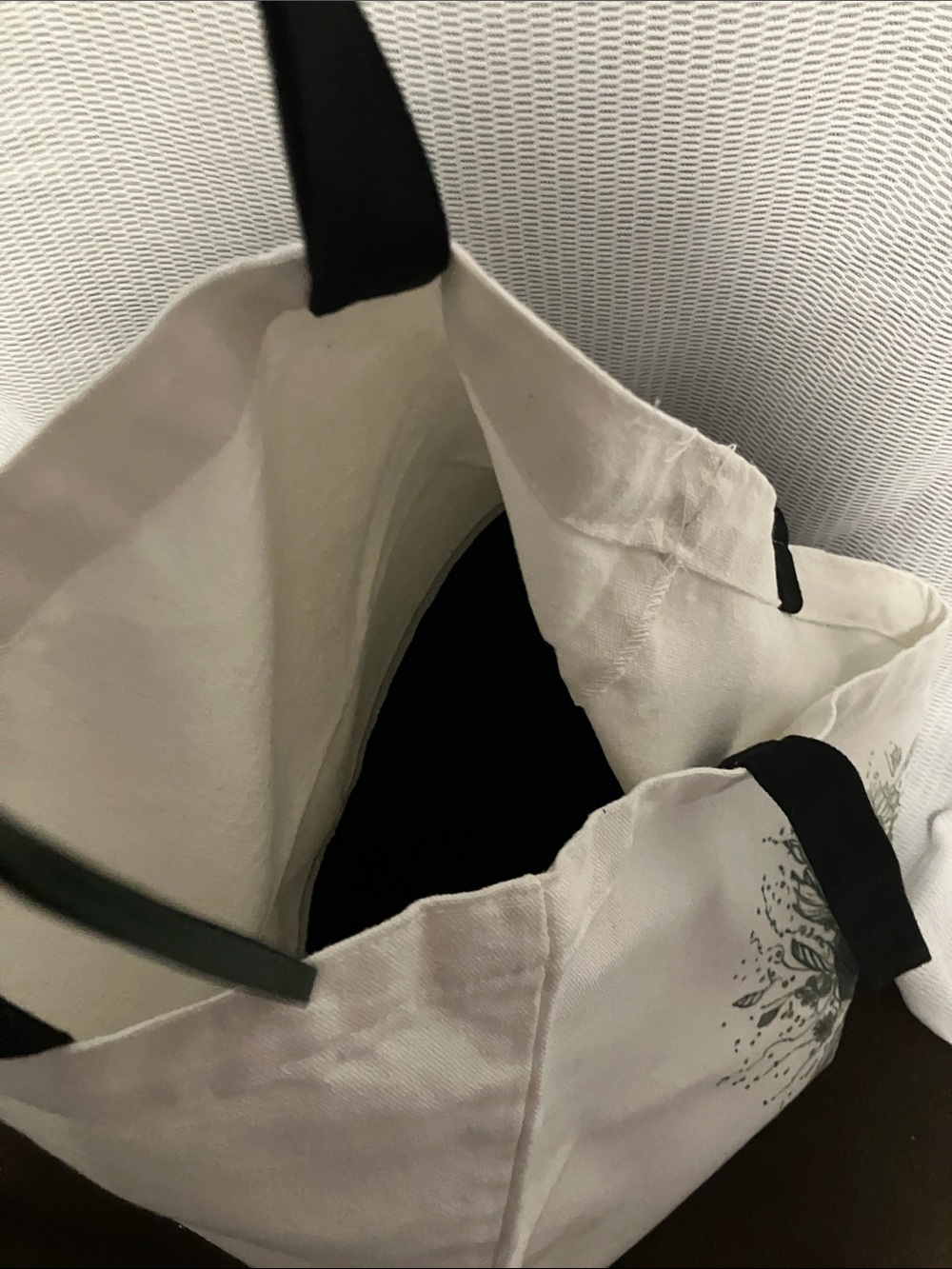 Canvas Two-Tone Floral Profile Tote Bag - Black & White - Picture 5 of 6
